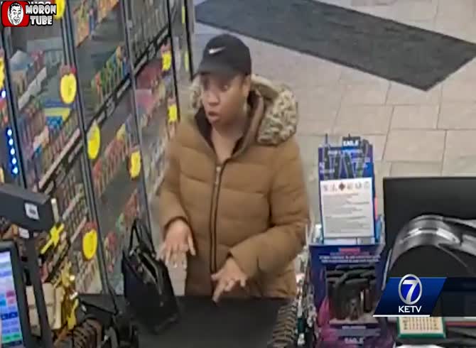 Video :at front of her toddler, she strikes two ladies at a shop